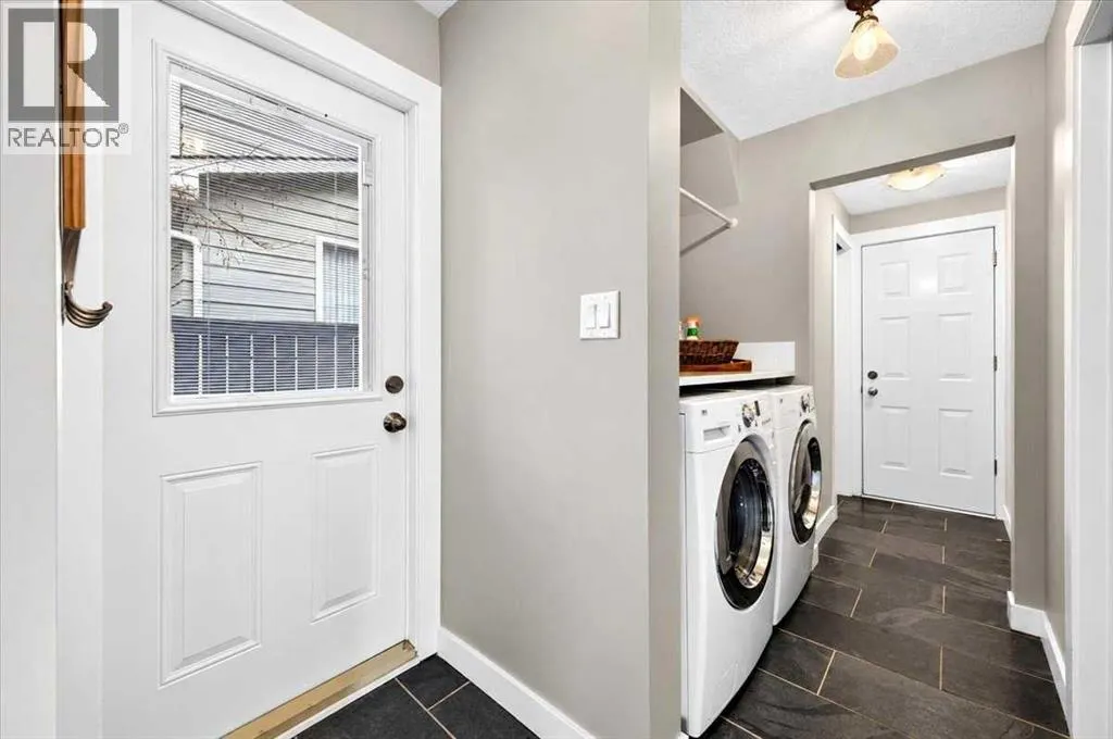 131 Parkside Crescent SE