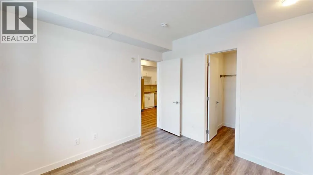 528, 3932 University Avenue NW