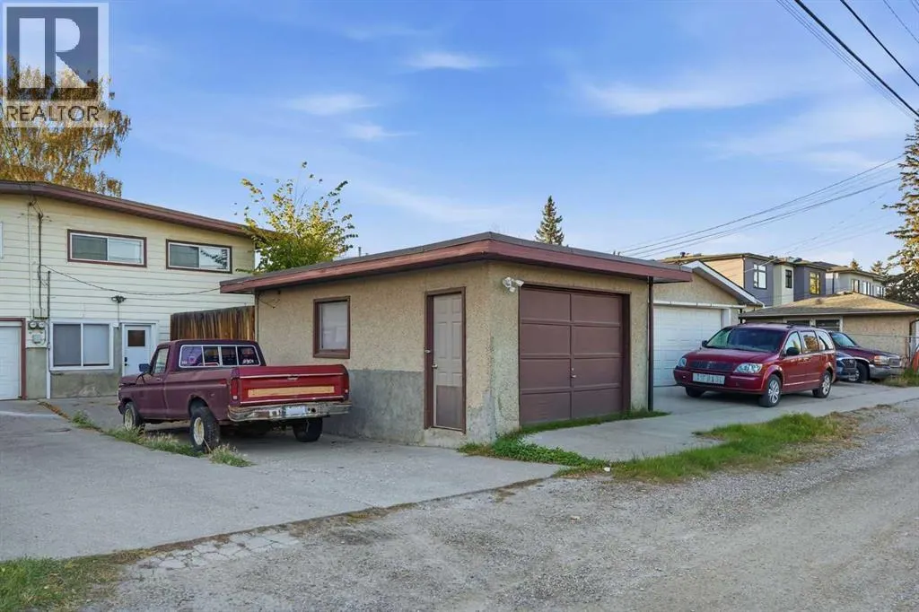 2224 34 Street SW