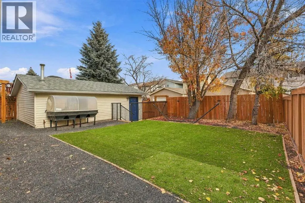 16 Mckenna Place SE