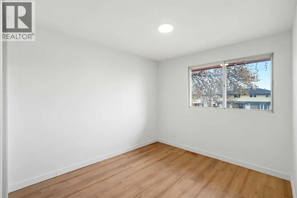 3015 Doverville Crescent SE