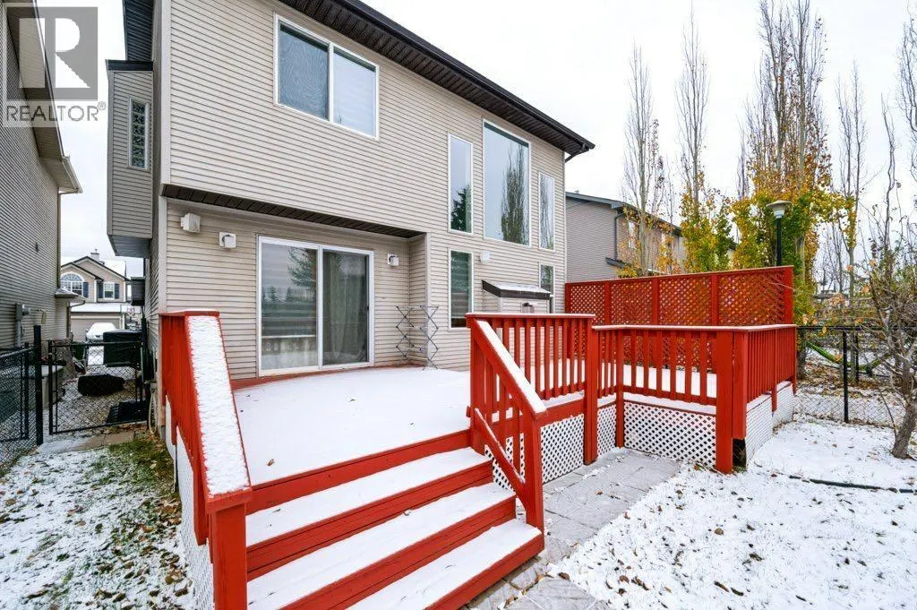 71 Cougarstone Court SW