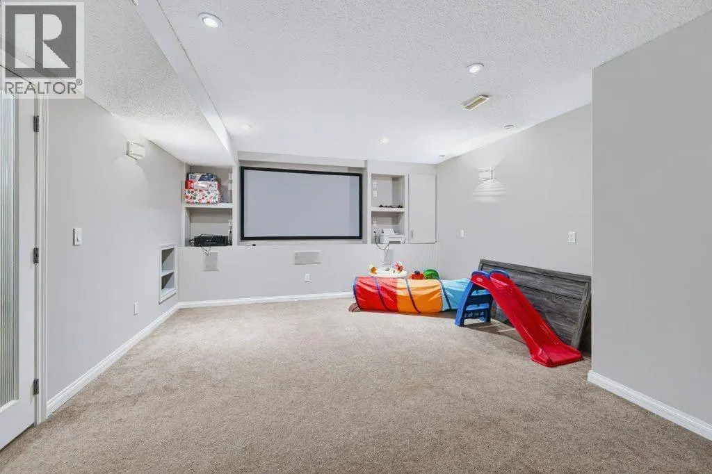 71 Cougarstone Court SW