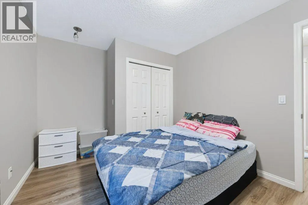 71 Cougarstone Court SW