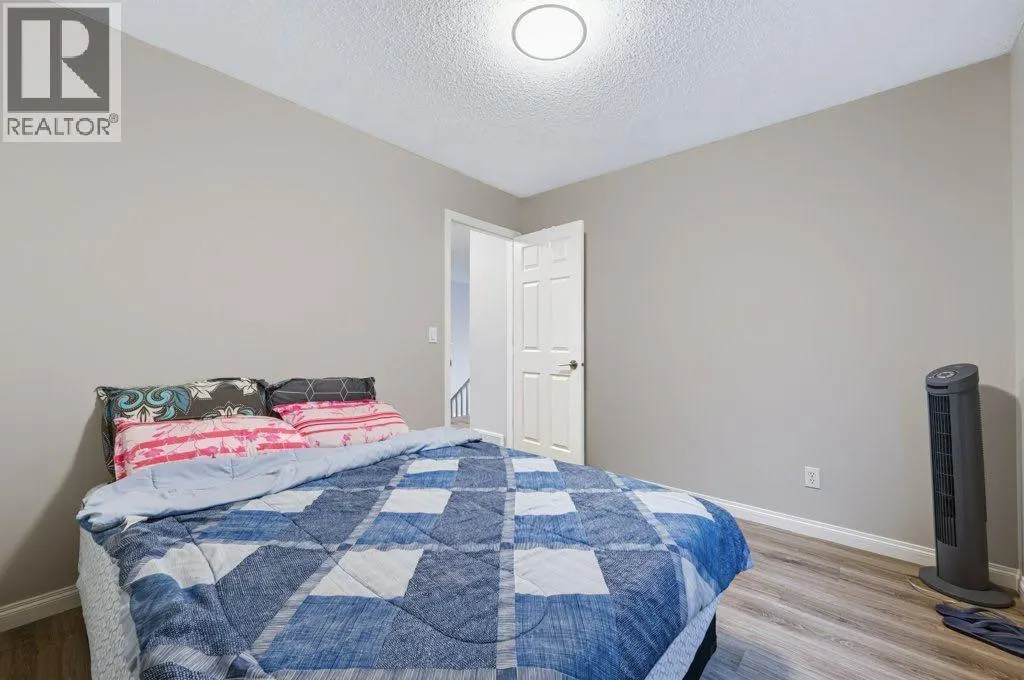71 Cougarstone Court SW