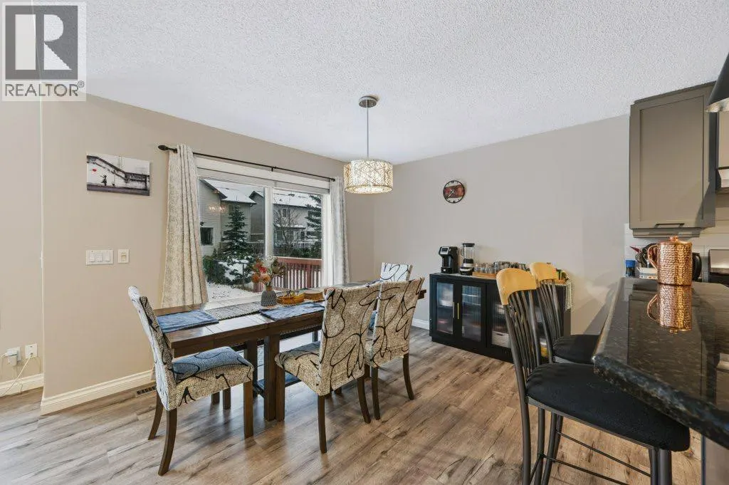 71 Cougarstone Court SW