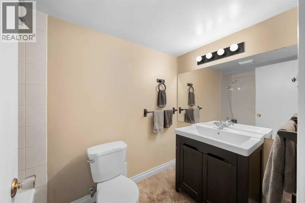 101, 504 Cedar Crescent SW