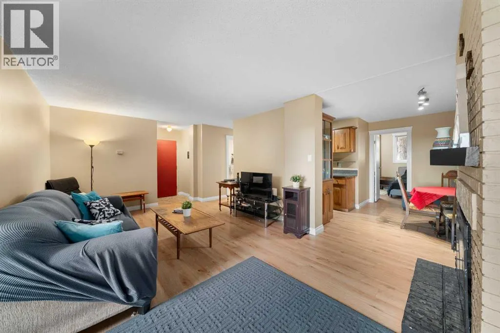 101, 504 Cedar Crescent SW