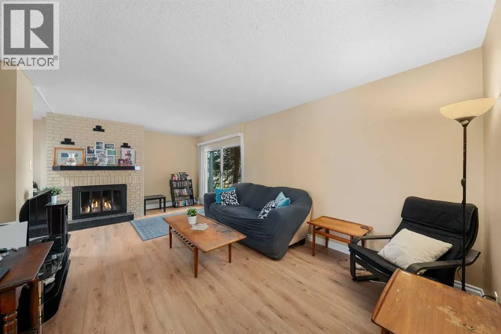 101, 504 Cedar Crescent SW