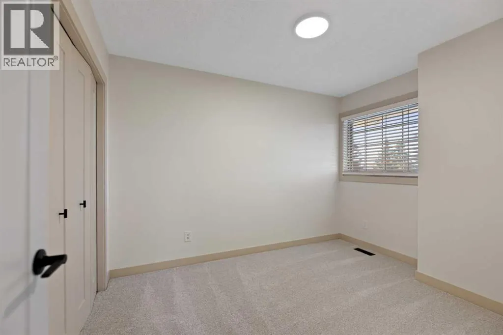180 Woodside Road NW