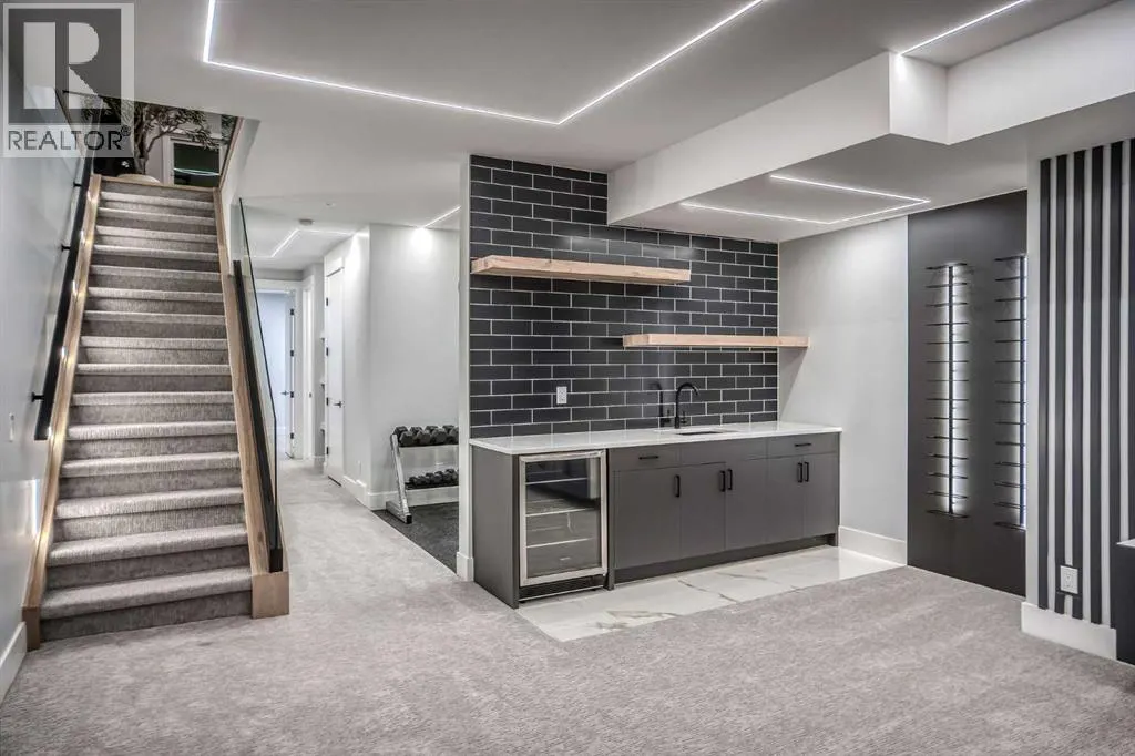 1904 13 Street SW