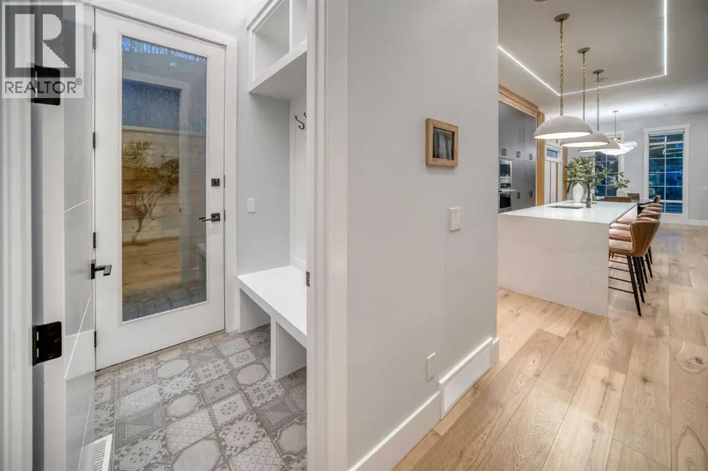 1904 13 Street SW