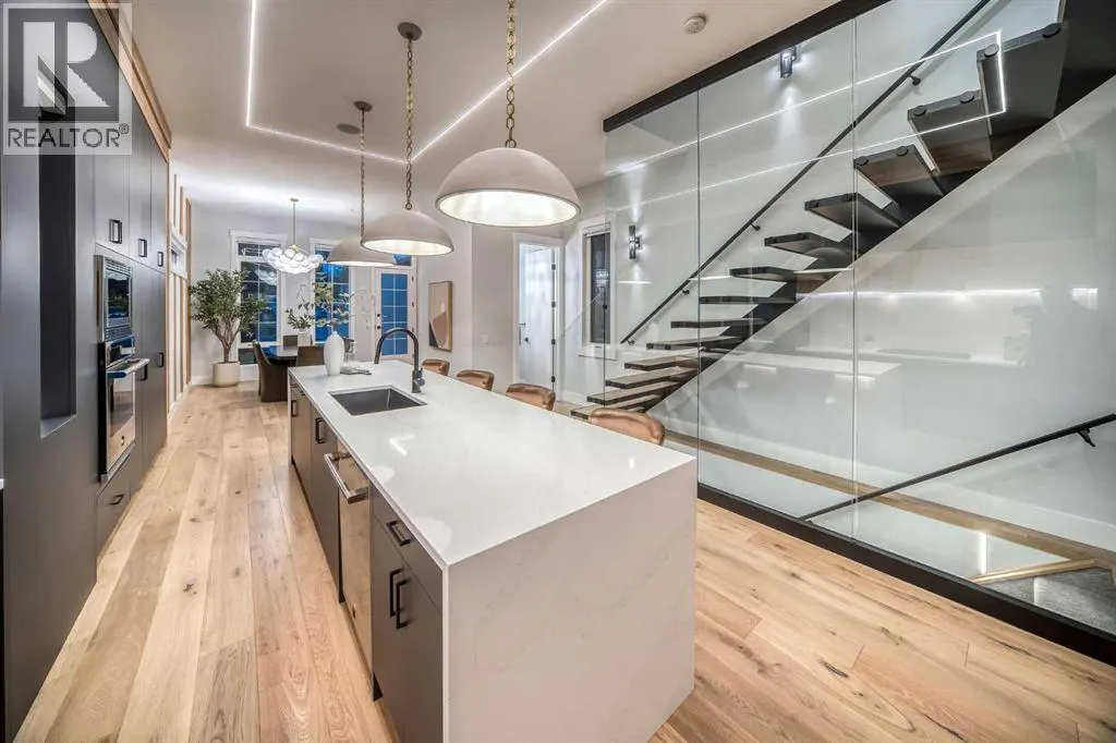 1904 13 Street SW