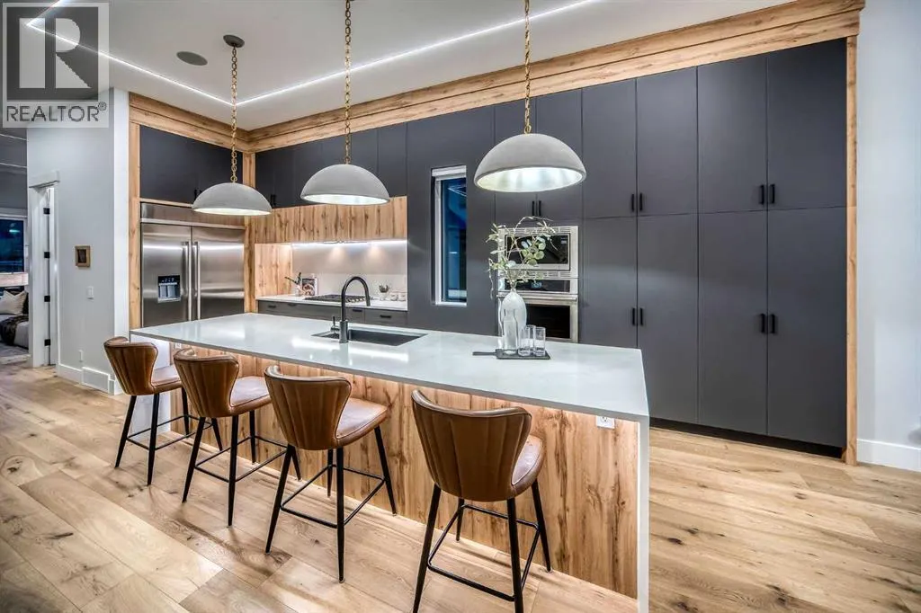 1904 13 Street SW