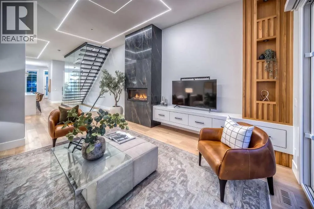 1904 13 Street SW