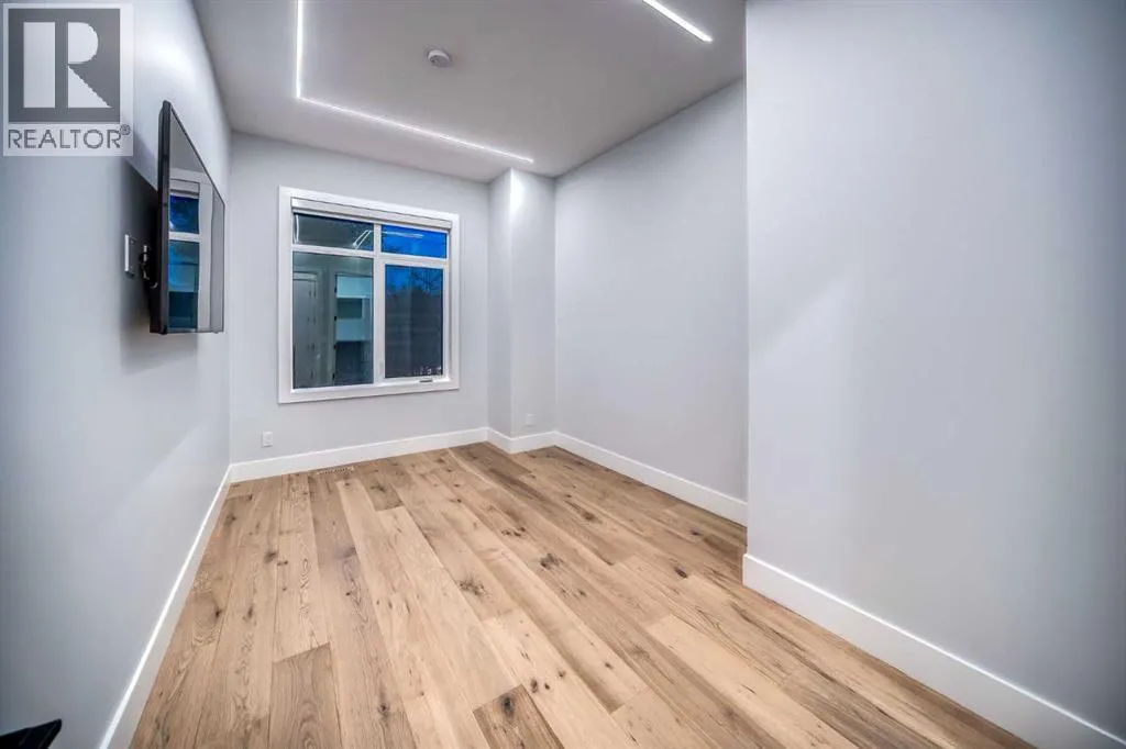 1904 13 Street SW