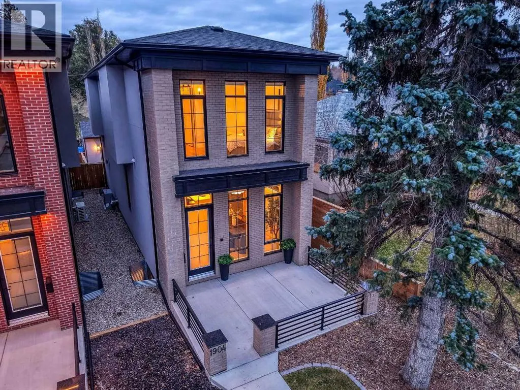 1904 13 Street SW