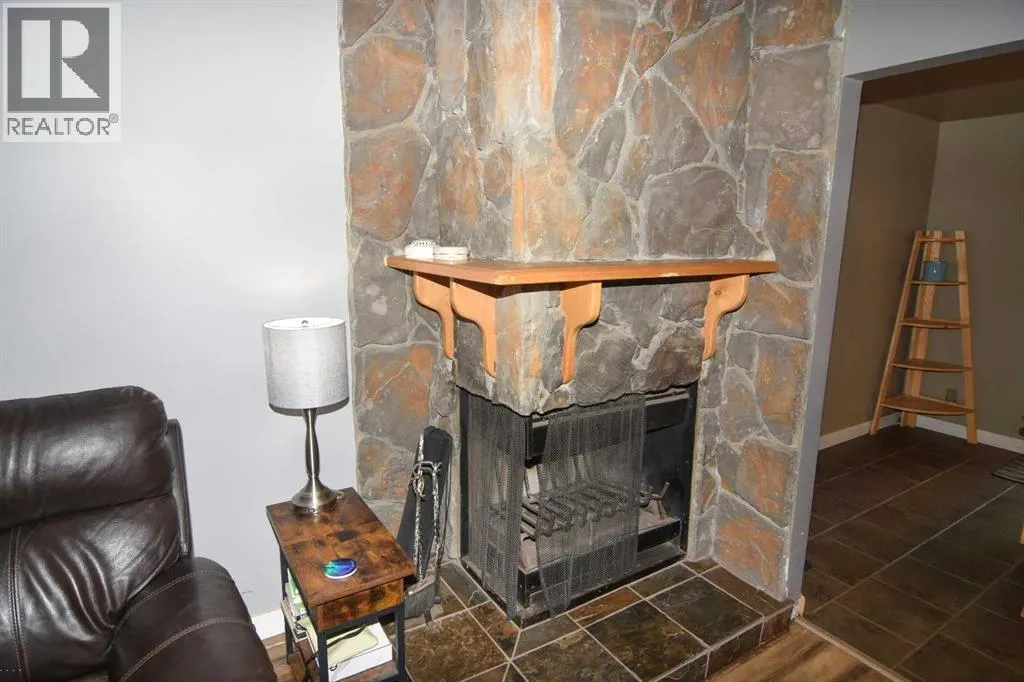 100 Coach Manor Rise SW