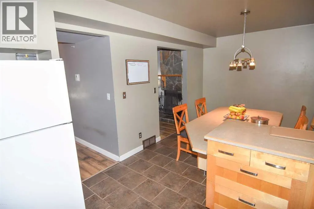 100 Coach Manor Rise SW