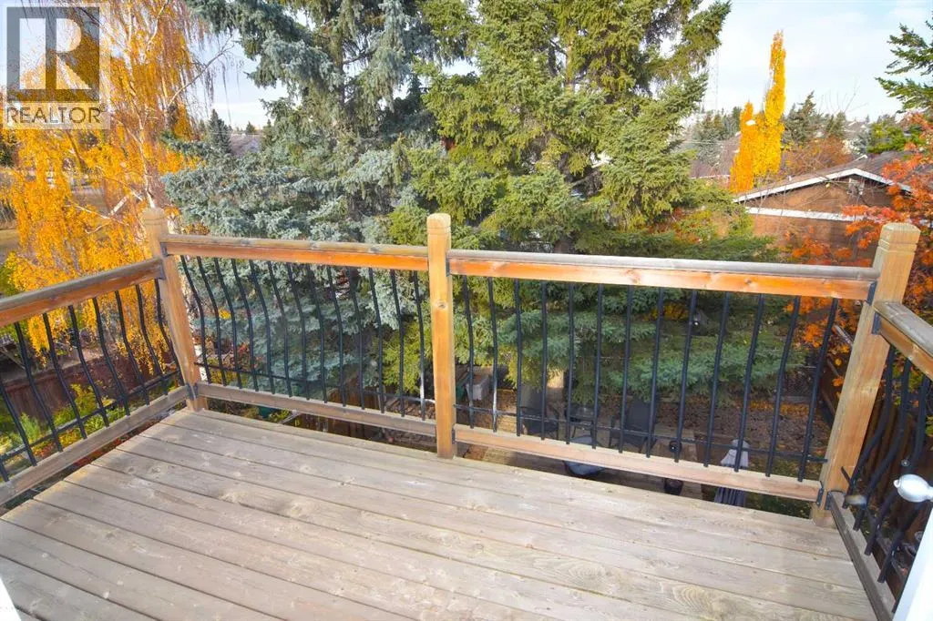 100 Coach Manor Rise SW