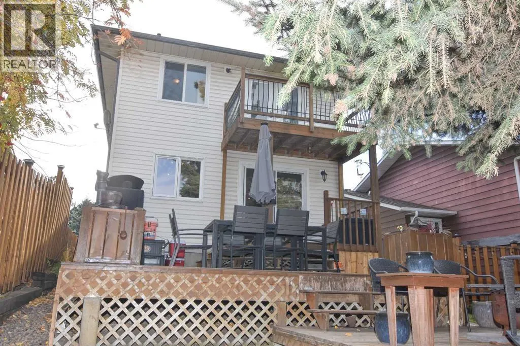 100 Coach Manor Rise SW