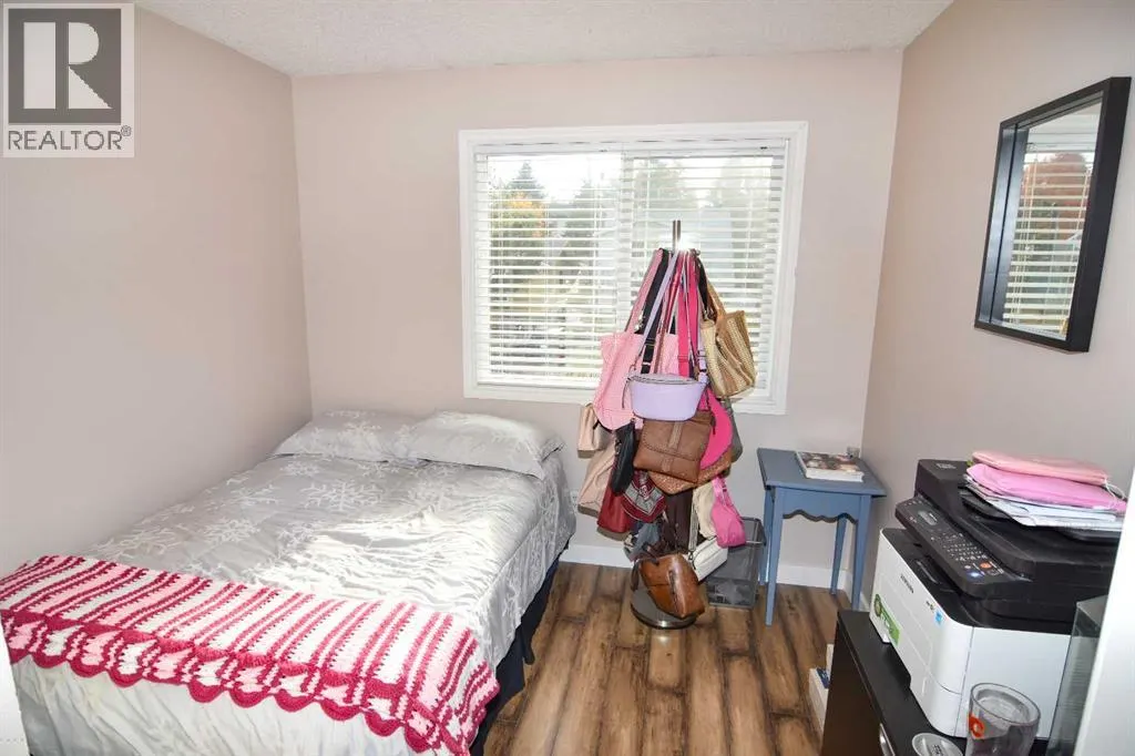 100 Coach Manor Rise SW
