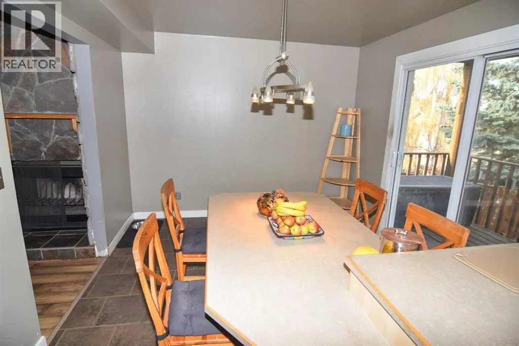 100 Coach Manor Rise SW