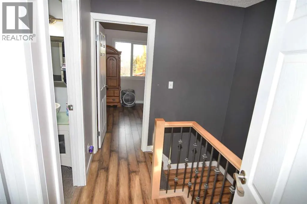 100 Coach Manor Rise SW