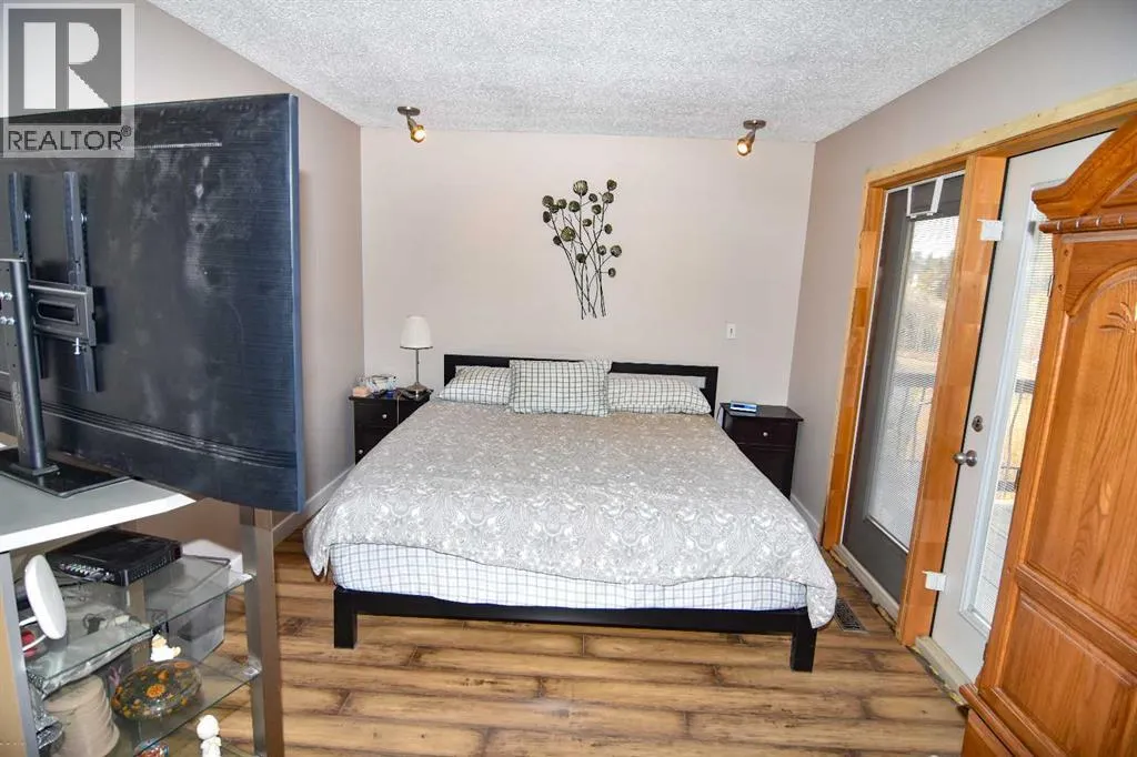 100 Coach Manor Rise SW