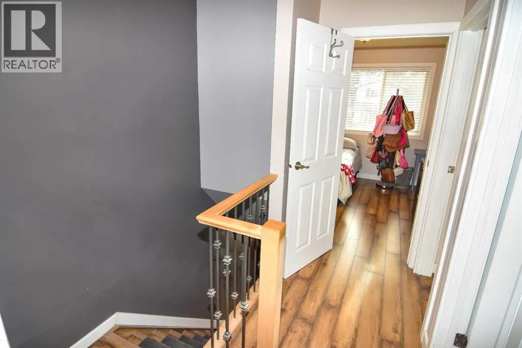 100 Coach Manor Rise SW