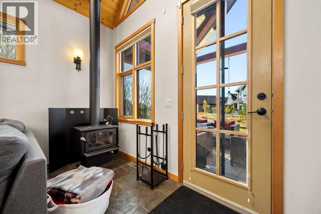 233 Cottage Club Crescent