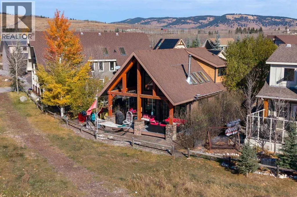 233 Cottage Club Crescent