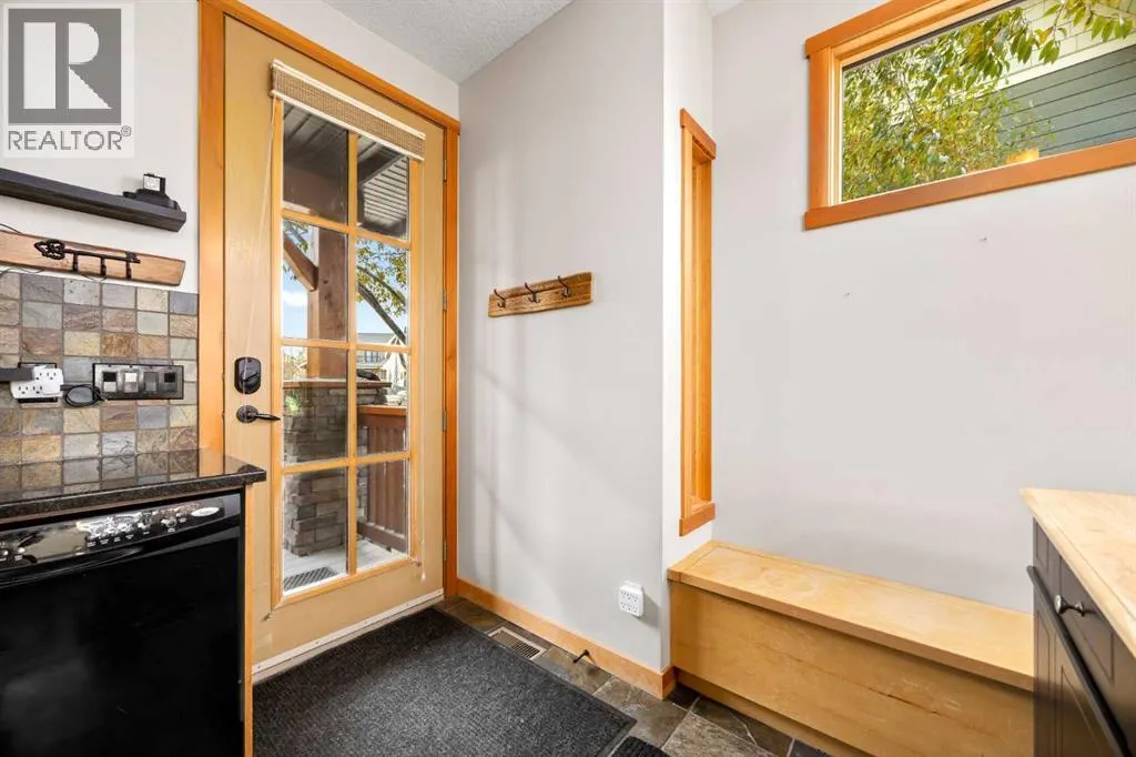 233 Cottage Club Crescent