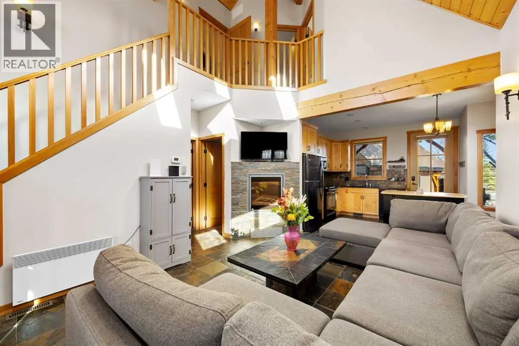 233 Cottage Club Crescent