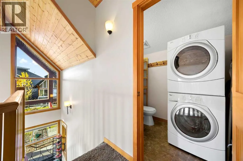 233 Cottage Club Crescent