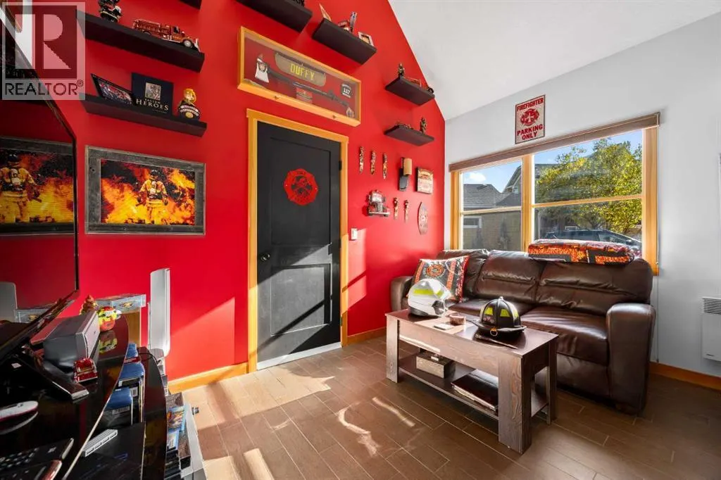 233 Cottage Club Crescent