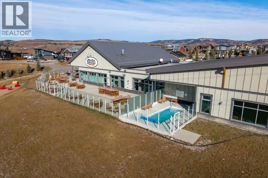 233 Cottage Club Crescent