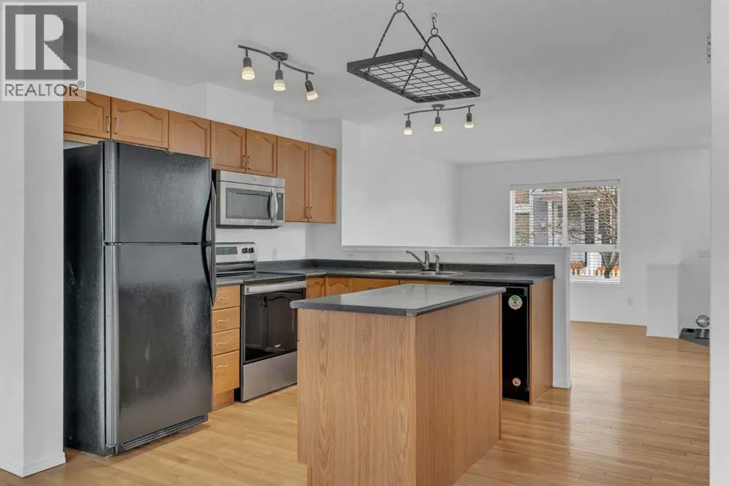 60 Tuscany Court NW
