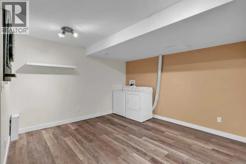 60 Tuscany Court NW