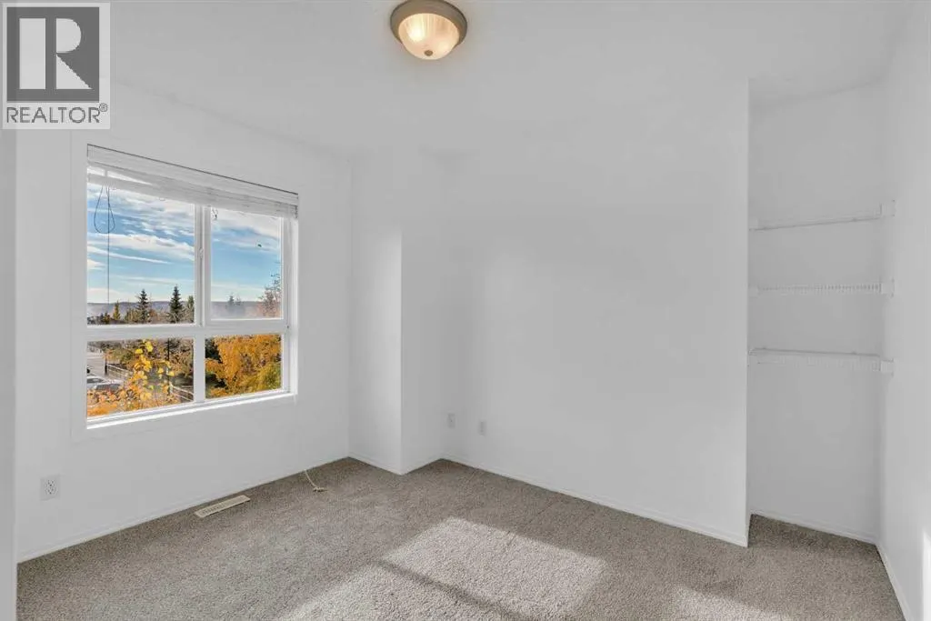 60 Tuscany Court NW