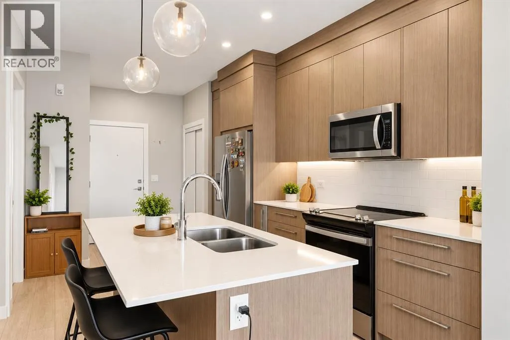 1218, 395 Skyview Parkway NE