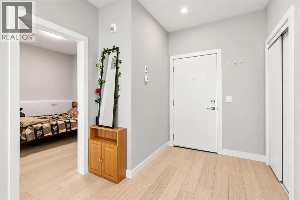 1218, 395 Skyview Parkway NE