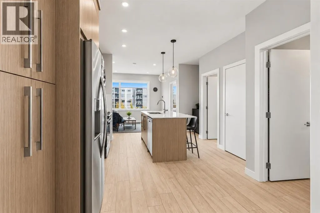1218, 395 Skyview Parkway NE