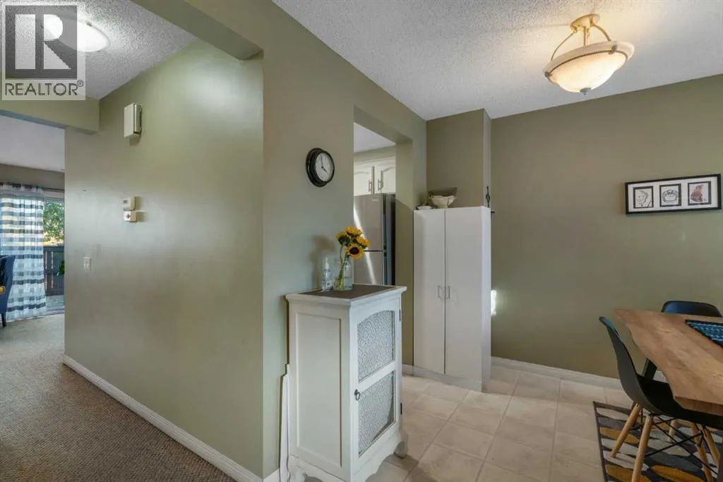 92, 2300 Oakmoor Drive SW