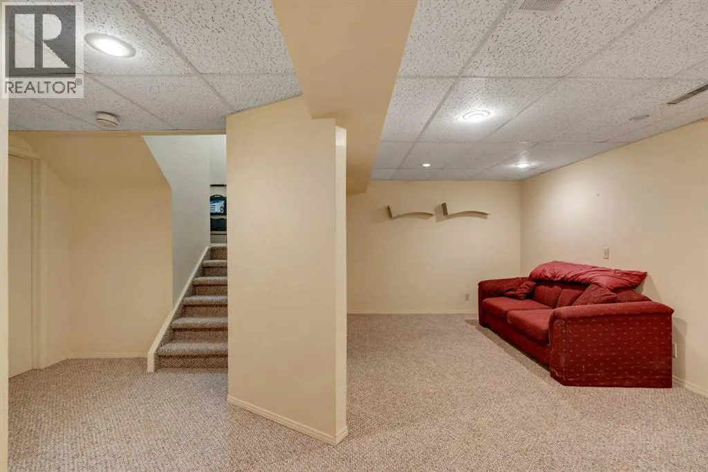 92, 2300 Oakmoor Drive SW