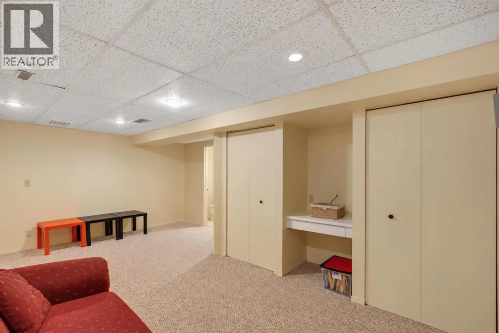 92, 2300 Oakmoor Drive SW
