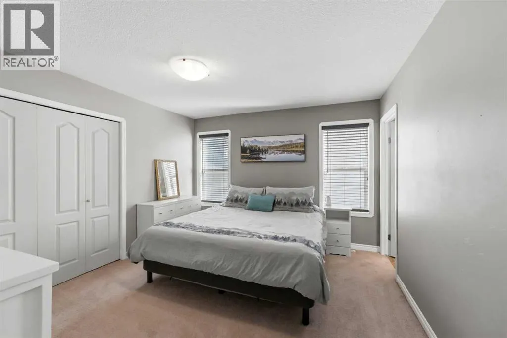 272 Jennings Crescent