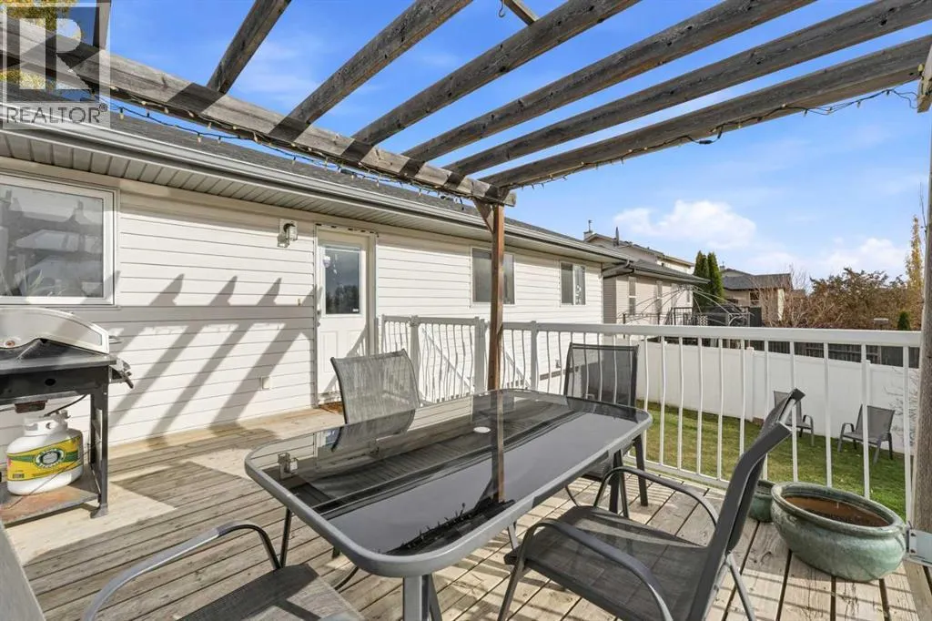 272 Jennings Crescent