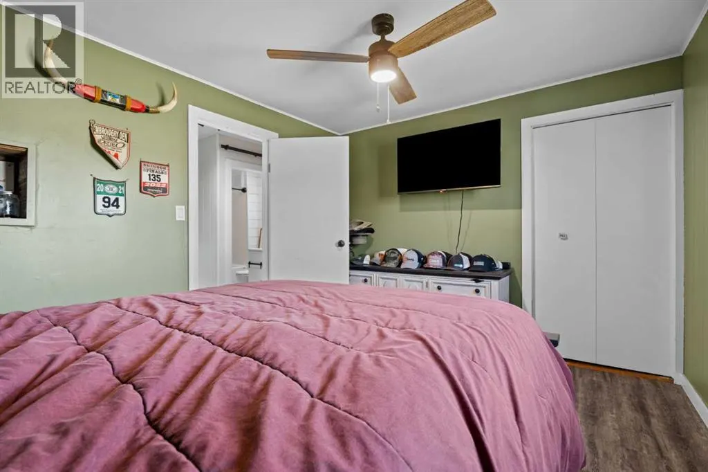 210 royalties Crescent