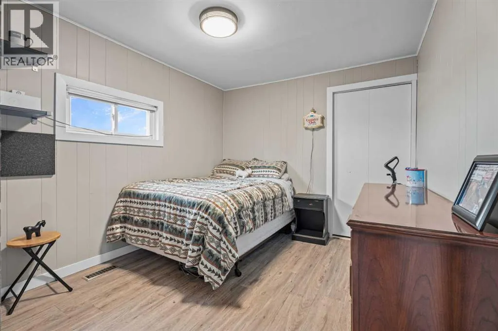 210 royalties Crescent